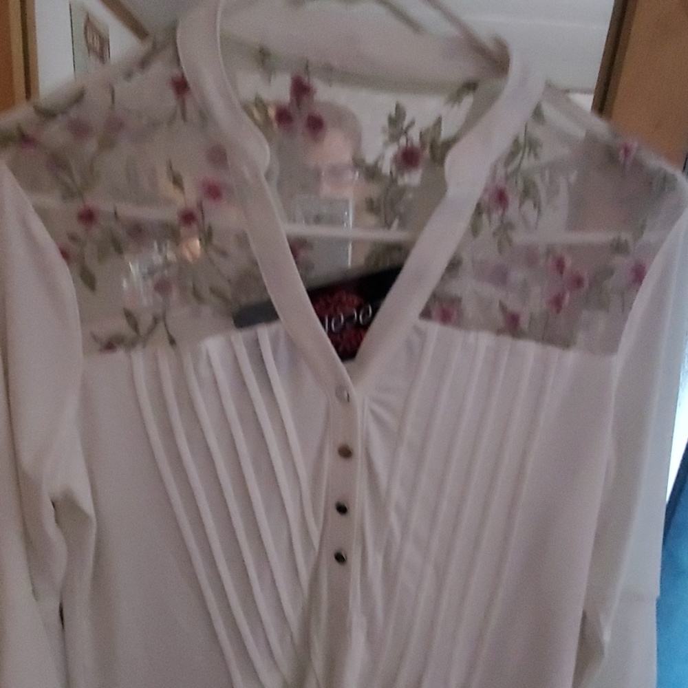 Blouse - Picture 4 of 4